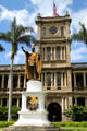 Ali'iolani Hale & King Kamehameha I statue. Honolulu, HI.