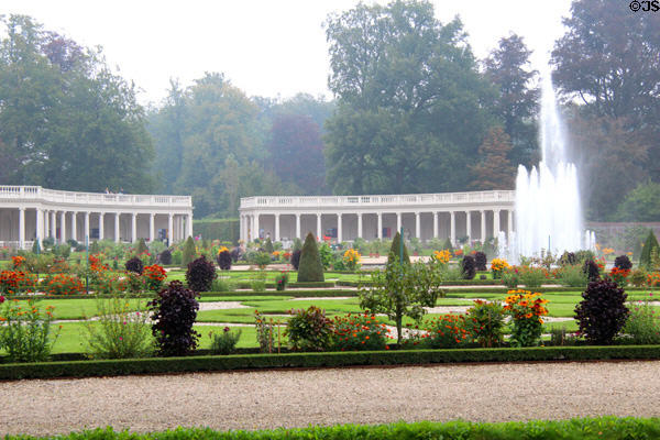 Colonnades & King's fountain in upper garden. Het Loo, Netherlands.