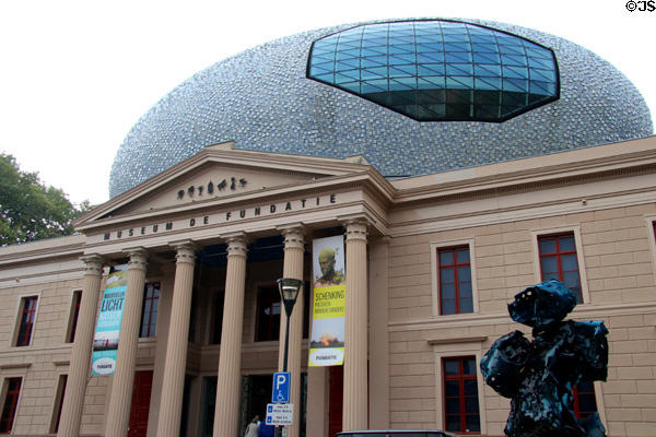 Museum De Fundatie entrance & elliptical addition on roof. Zwolle, Netherlands.