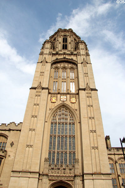Wills Memorial Tower (1915-25) adjacent to Bristol Museum & Art Gallery. Bristol, England.
